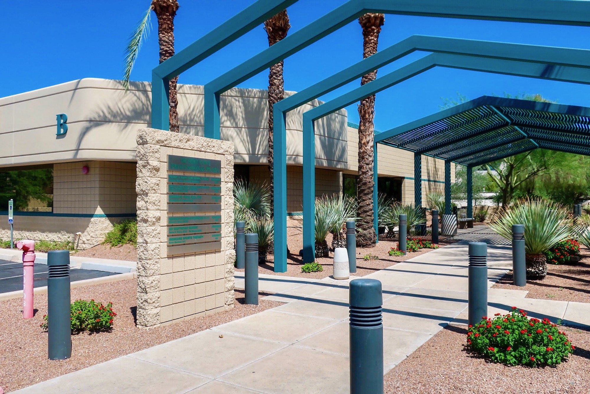 Scottsdale Medical Plaza View from Street